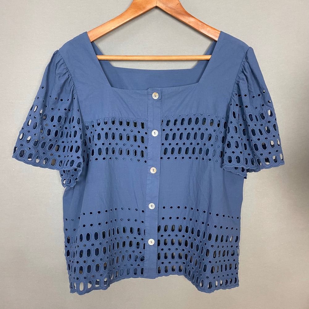 Eyelet Top Short Sleeves Shell Button-Up Women Size Medium Blouse Blue Boho